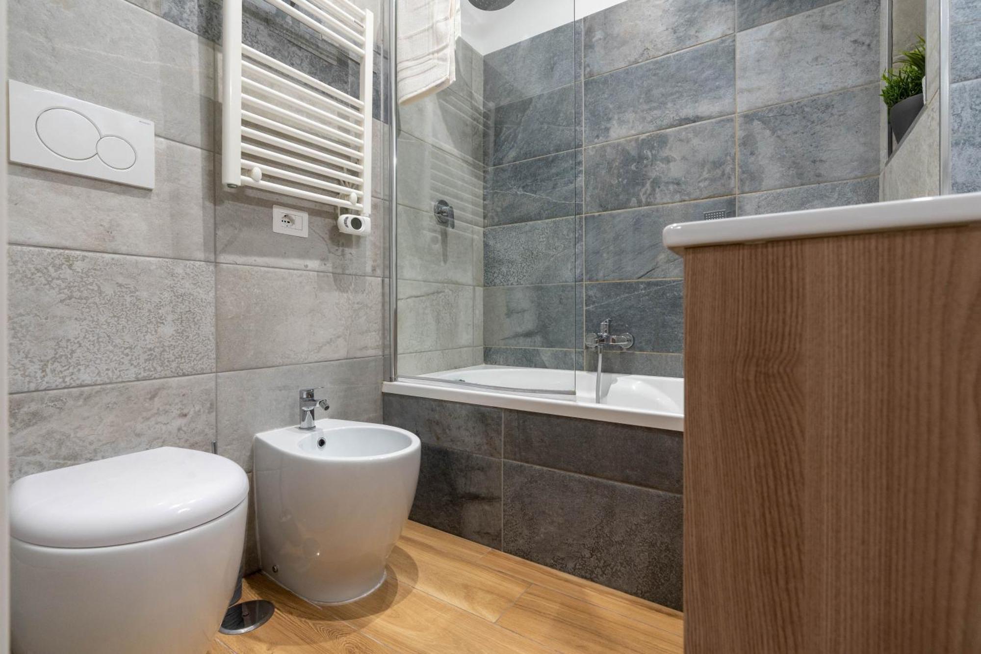 {10 Minutes From Centre} Free Wi-fi & Netflix Apartment Rome